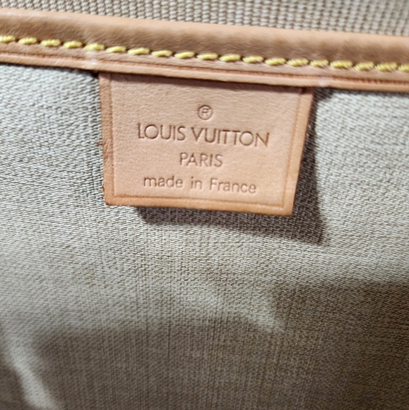 Louis Vuitton Excursion Bag - Picture 7 of 14